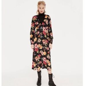 Zara trafulac floral dress size xs maxi bloggers